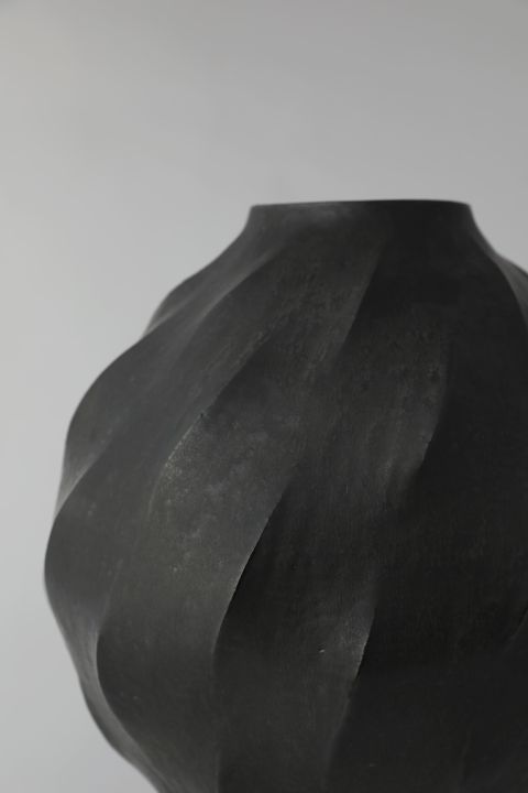 Cb25 Han Collection Lee Song Am Silence Ii 2023 Mixed Clay Black Glaze Oxidation Firing At 1250 Degree 37x35x35cm Image Courtesy Of Ye Studio 1