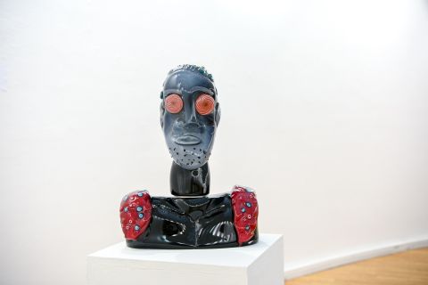 Cb26 Al Tiba9 Gallery Barry Wolfryd Shell Shocked Muranoglass 493616cm 2023