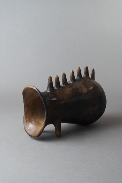 Cb26 Sorry We Re Closed Julia Isidrez Lagarto Canon Sin Cola Hand Bulit Ceramic 40x30x48cm 2025