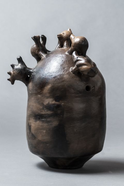 Cb26 Sorry We Re Closed Julia Isidrez Mundo De Julia Ovalado Hand Built Ceramic 35x33x48cm 2025