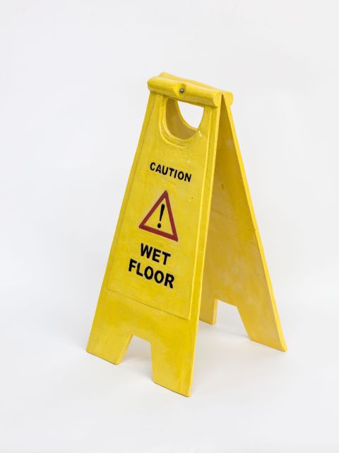 Cb26 Galerie Judith Andreae Janis Lohrer Schild 2025 Glazed Ceramics 57x30x30cm Credits Johannes Bendzulla