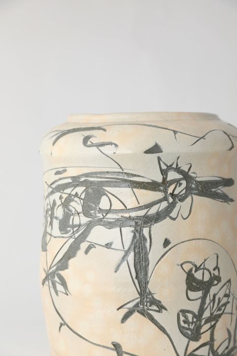 Cb25 Han Collection Shin Sang Ho Jar Dream Series 1992 Buncheong Stoneware White Slip 44x28cm Image Courtesy Of Ye Studio 2