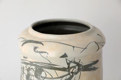 Cb25 Han Collection Shin Sang Ho Jar Dream Series 1992 Buncheong Stoneware White Slip 44x28cm Image Courtesy Of Ye Studio 3