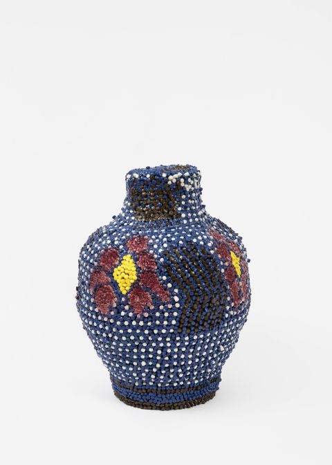 Une Vie Dune Nuit 2025 Porcelaine Emaillee Et Decoree 32x20x20cm 1