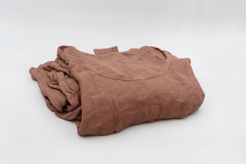 Leonore Chastagner Sans Titre 2022 Gres 40 X 50 X 15 Cm Courtesy De Lartiste Et Galerie Anne Sarah Benichou