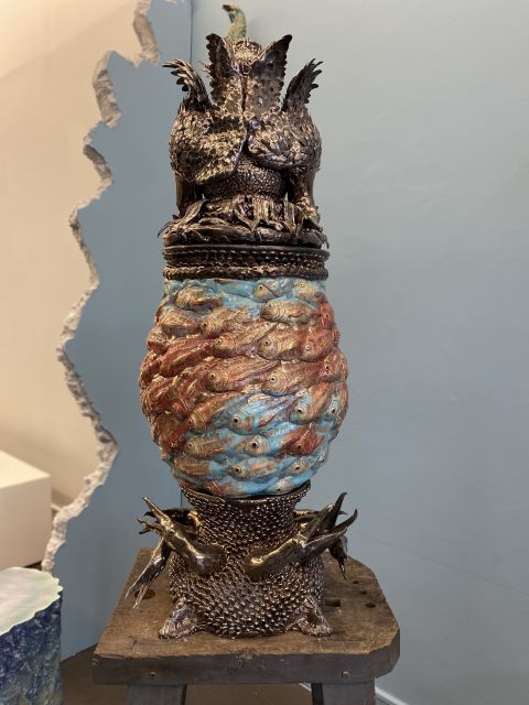 Cb25 School Gallery Olivier Castaing Onno Theelen Fontaine Flamboyante 2023 Sculpture Faience Emaillee 50x45x115cm Credit Onno Theelen