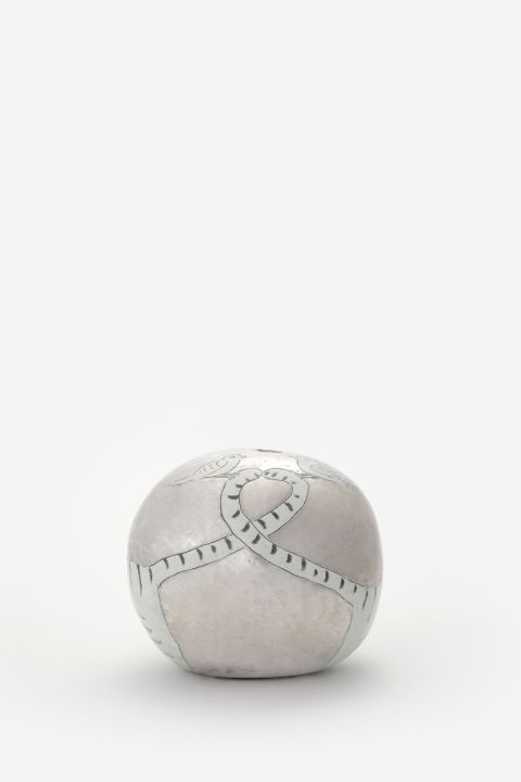 Cb25 Han Collection Huh Sang Wook Pebble Jar With Silver Decoration 2023 Buncheong Stoneware Silver Lustre Iron Decoration 20x21cm Image Courtesy Of Ye Studio 2